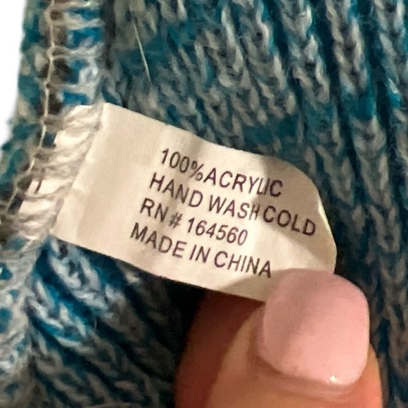 Grey Puff Ball Winter Snow Beanie - Picture 6 of 7